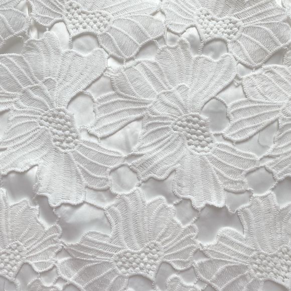 Seductions White Floral Lace Cutout Skirt Size Medium - Picture 2 of 8